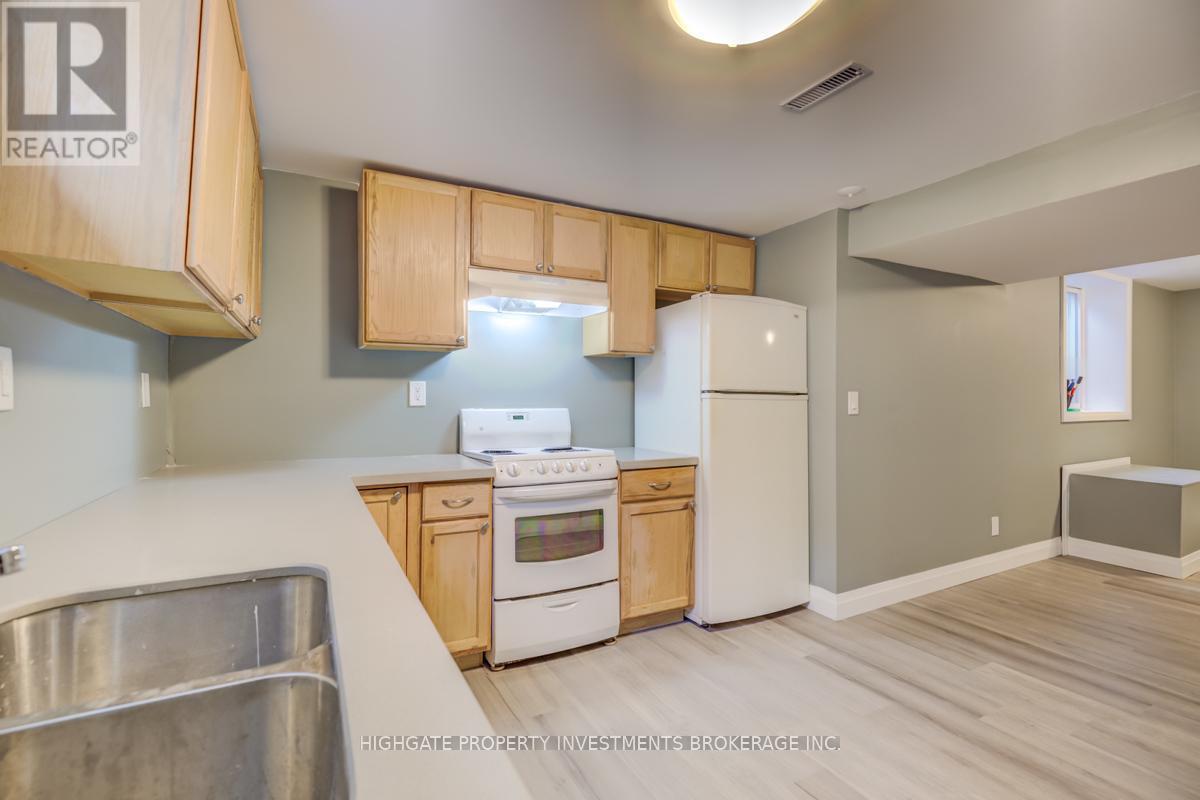 Lower - 265 Trent Street, Oshawa, ON - Indoor Photo Showing Kitchen
