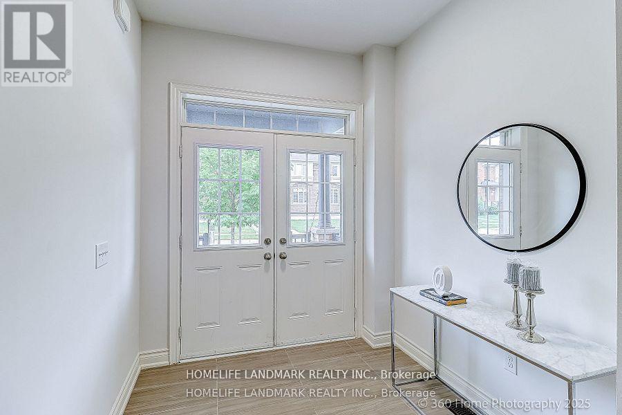 16 Beechborough Crescent, East Gwillimbury, ON - Indoor Photo Showing Other Room