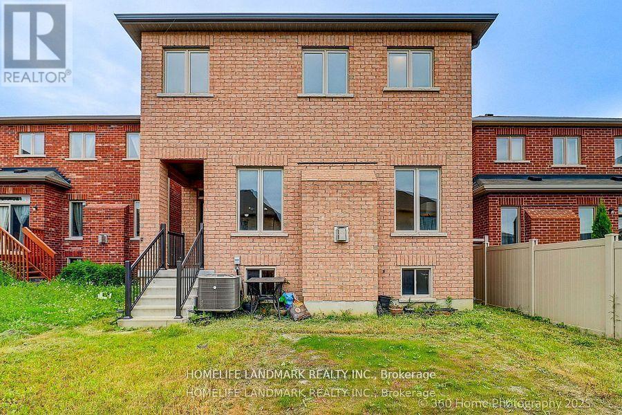 16 Beechborough Crescent, East Gwillimbury, ON - Outdoor With Exterior