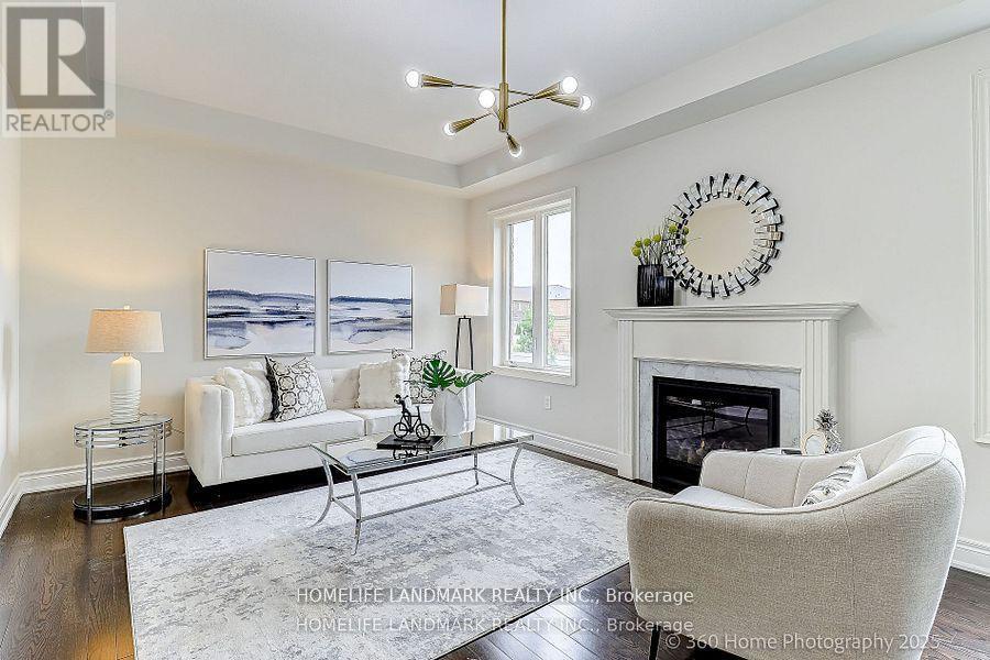 16 Beechborough Crescent, East Gwillimbury, ON - Indoor Photo Showing Living Room With Fireplace