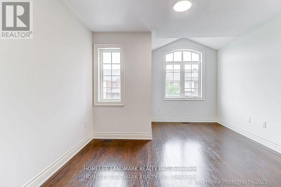 16 Beechborough Crescent, East Gwillimbury, ON - Indoor Photo Showing Other Room