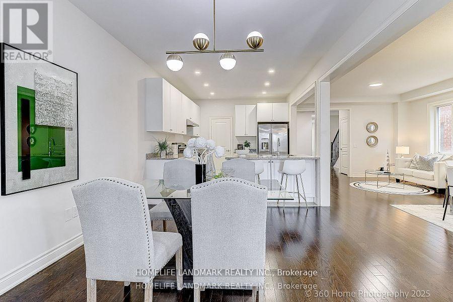 16 Beechborough Crescent, East Gwillimbury, ON - Indoor Photo Showing Dining Room