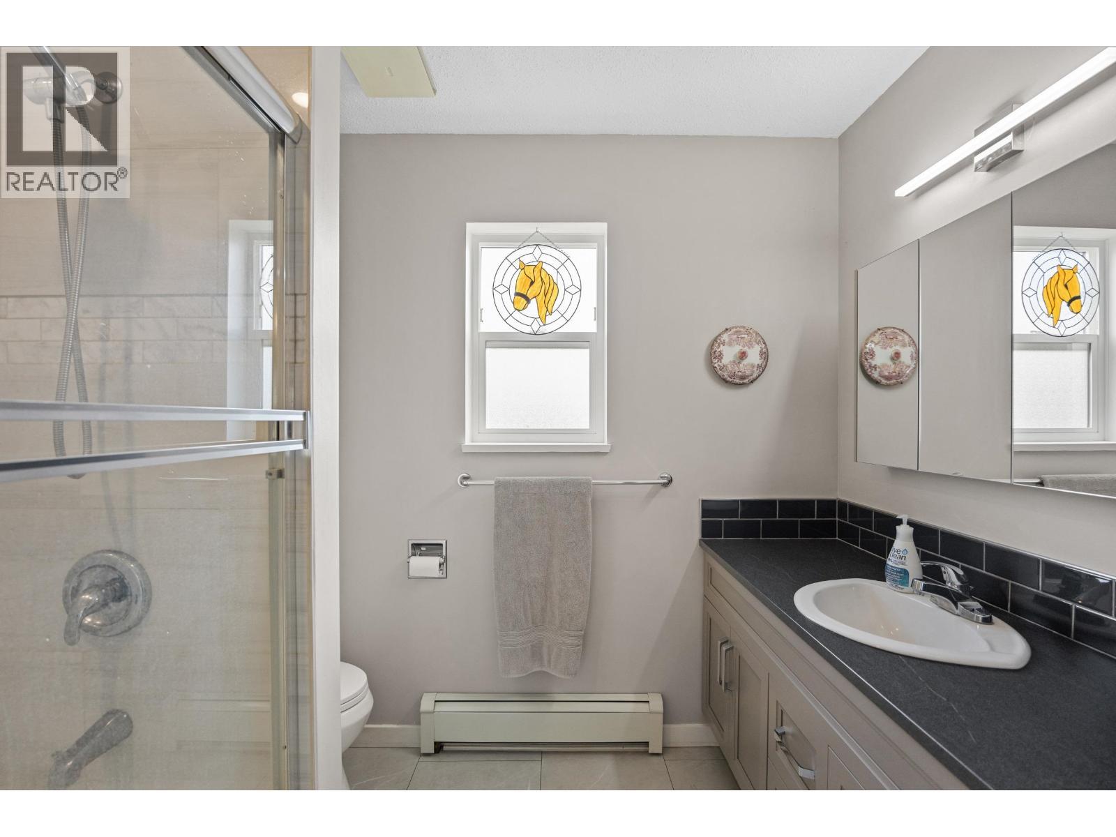 8261 Little Fort 24 Highway, Lone Butte, BC - Indoor Photo Showing Bathroom