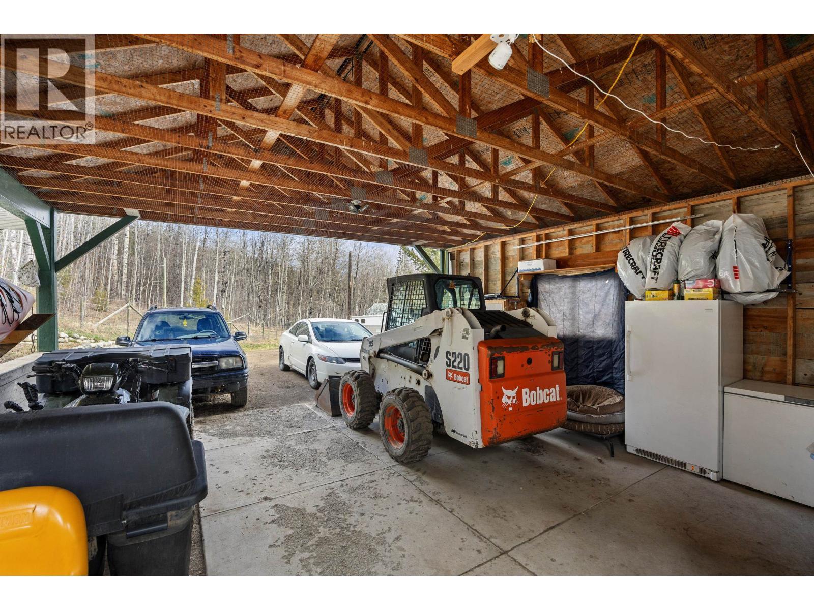 8261 Little Fort 24 Highway, Lone Butte, BC - Indoor Photo Showing Garage
