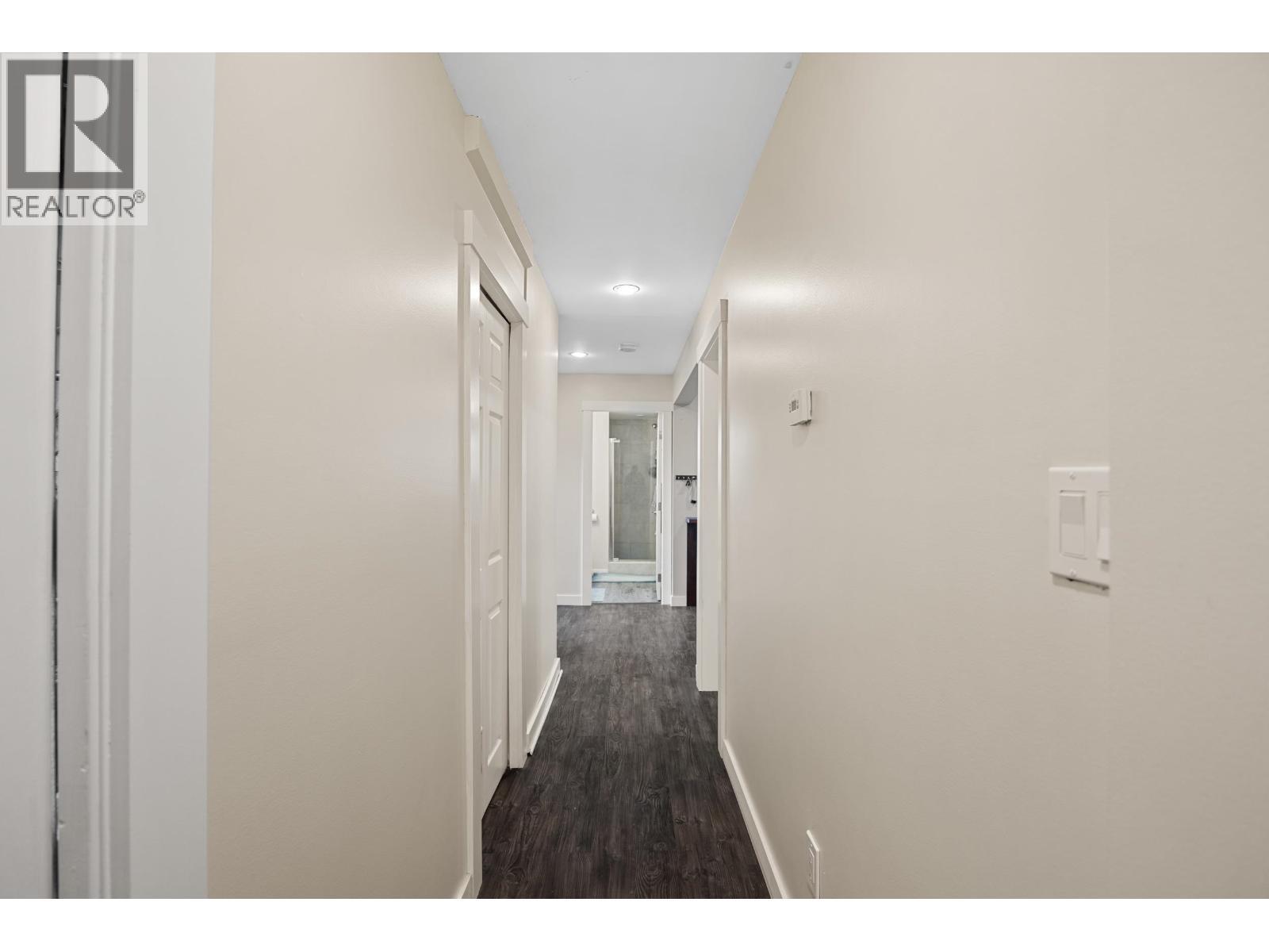 8261 Little Fort 24 Highway, Lone Butte, BC - Indoor Photo Showing Other Room