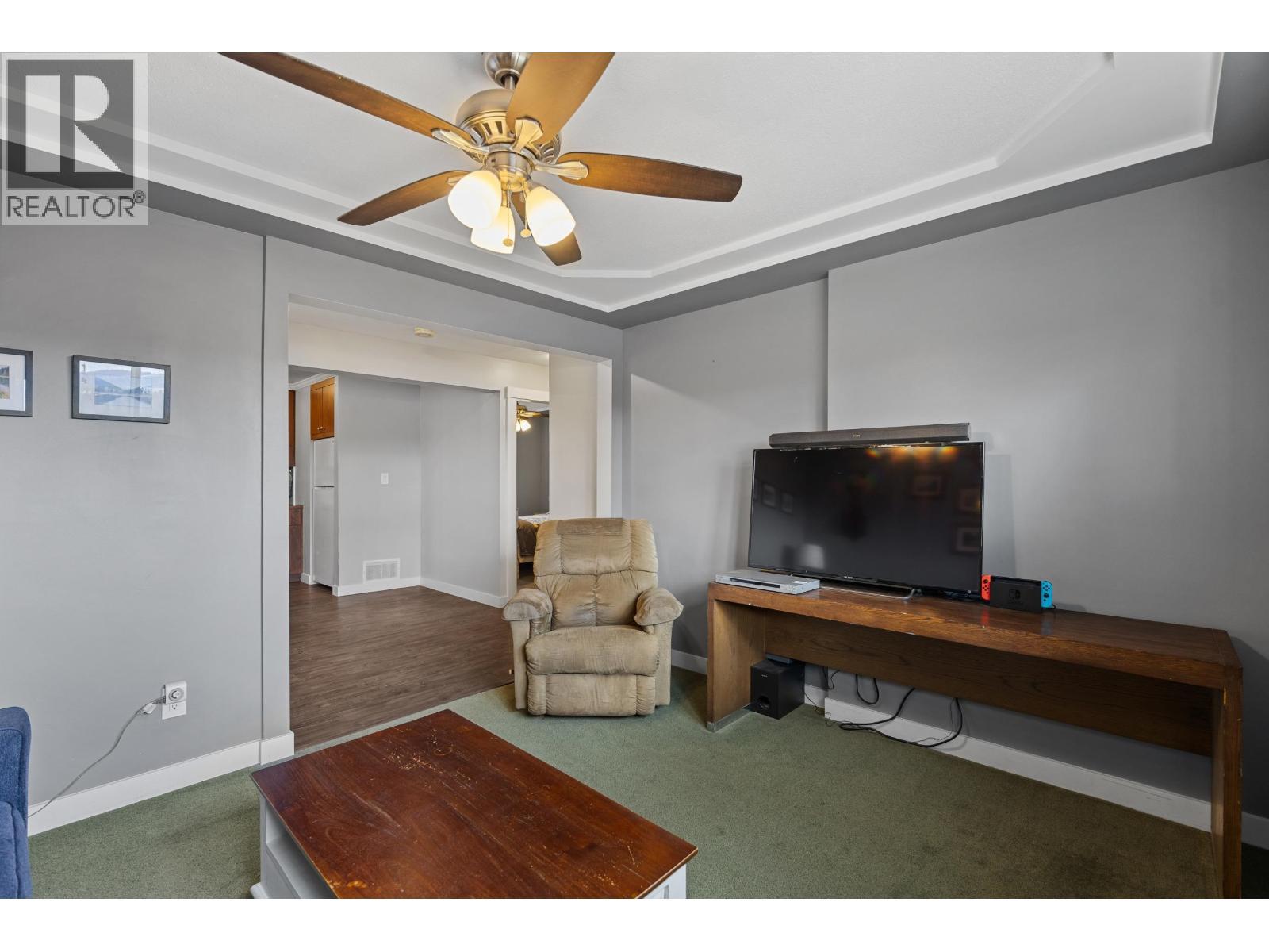 8261 Little Fort 24 Highway, Lone Butte, BC - Indoor