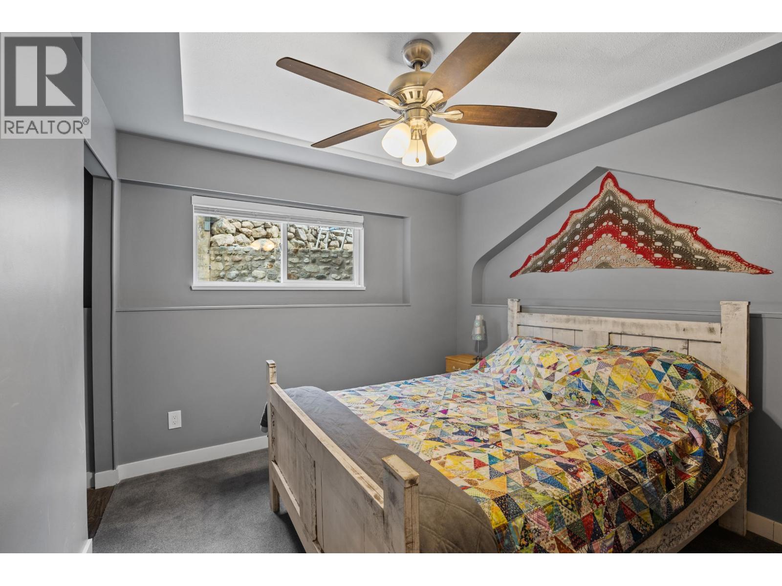 8261 Little Fort 24 Highway, Lone Butte, BC - Indoor Photo Showing Bedroom