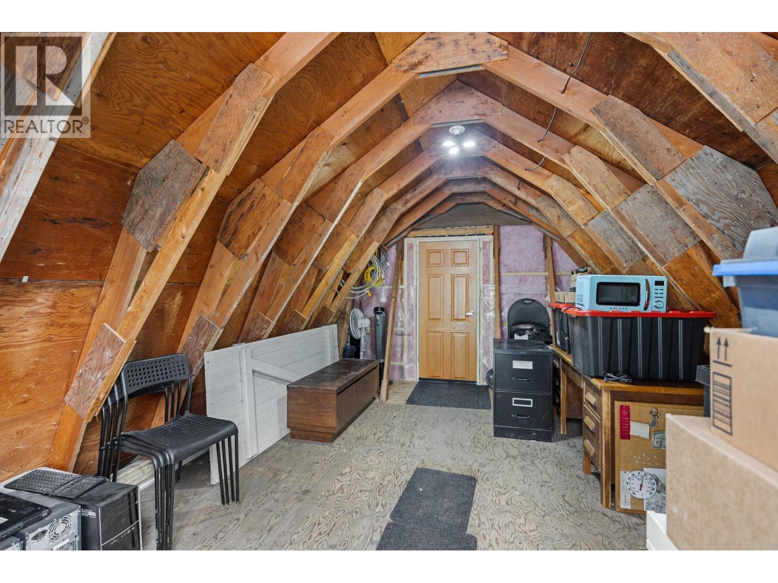 8261 Little Fort 24 Highway, Lone Butte, BC - Photo Showing Other Room