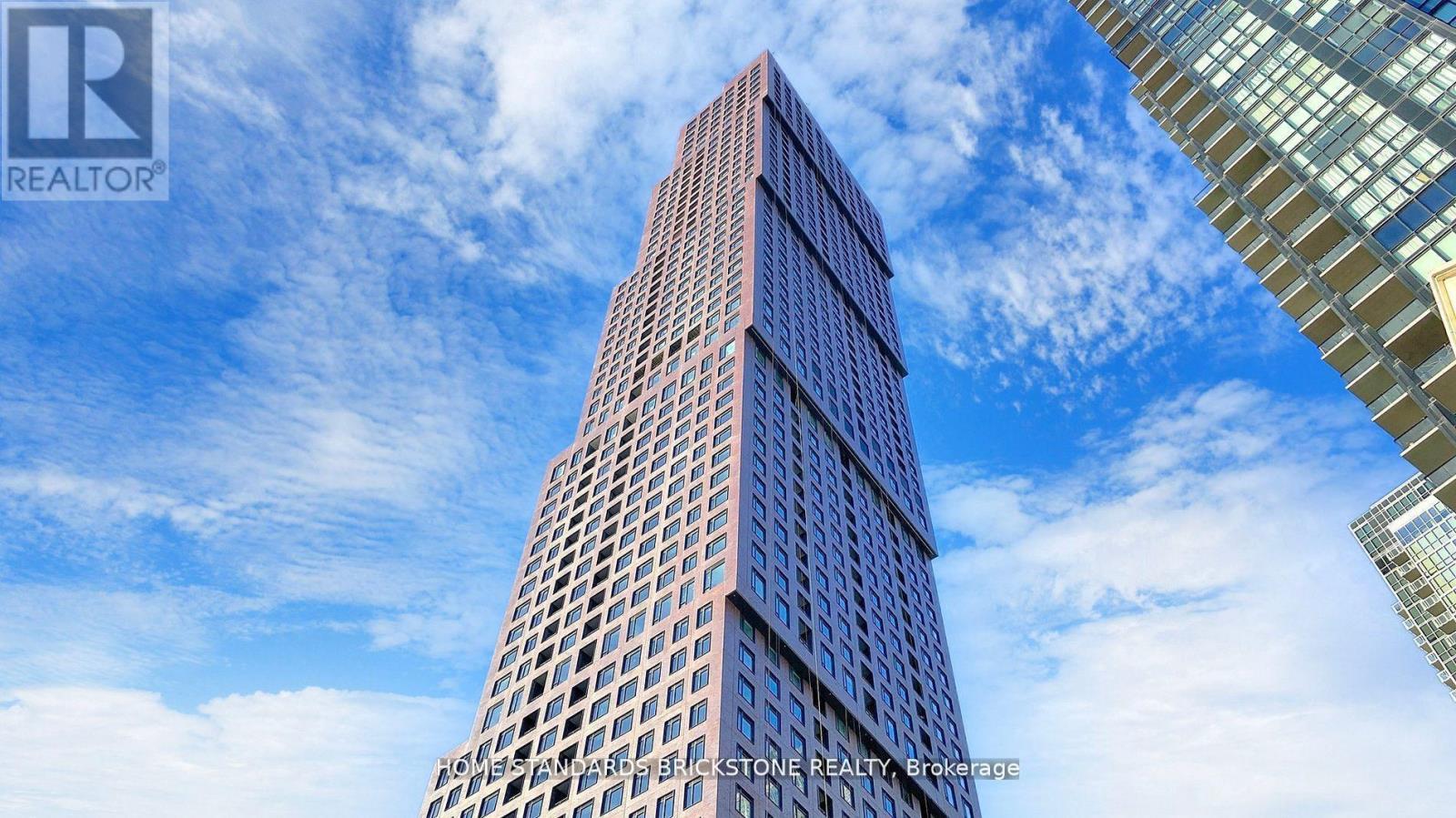 3501 - 2920 Highway 7 Road, Vaughan, ON - Outdoor