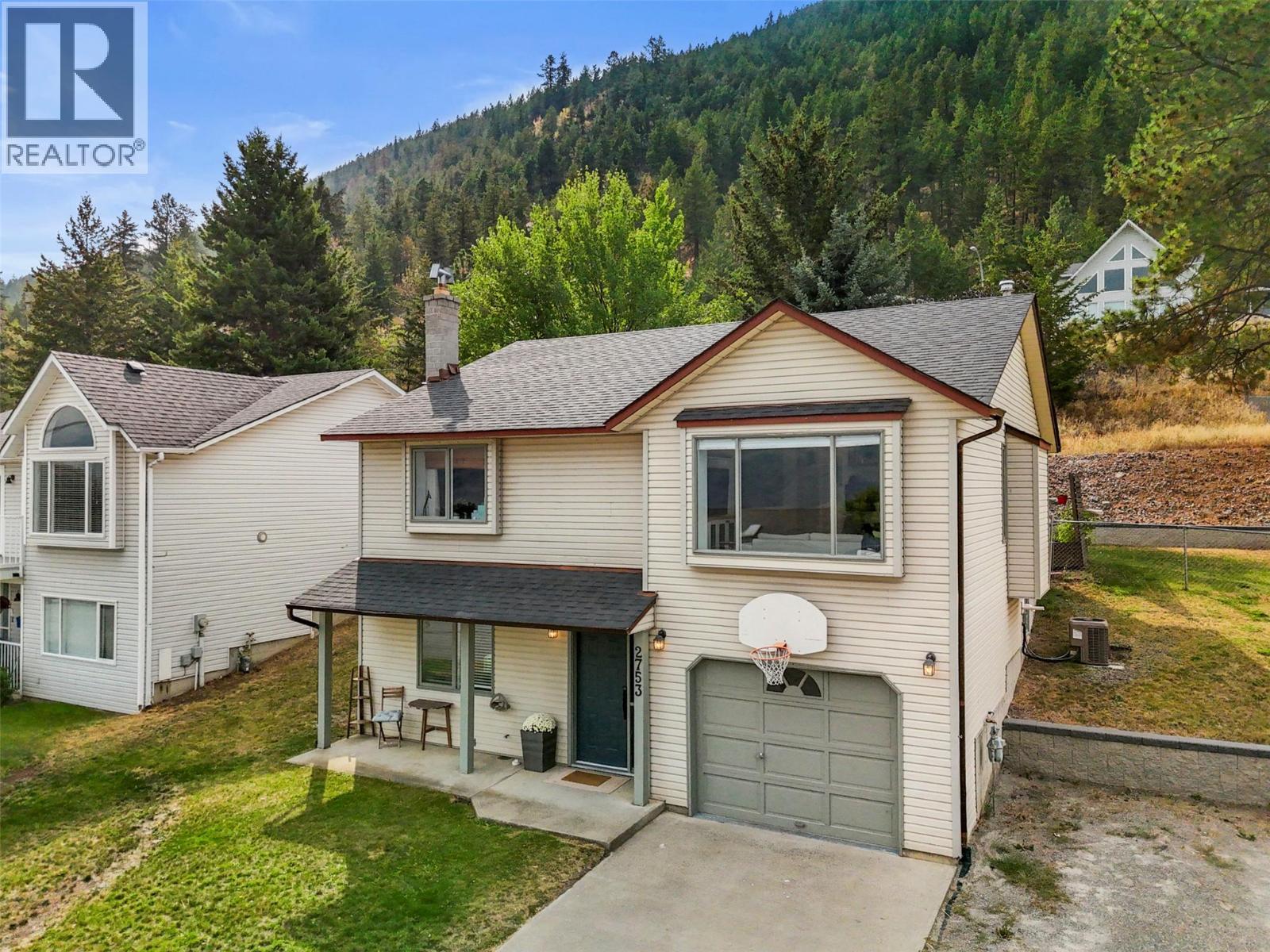2753 Qu'Appelle Boulevard, Kamloops, BC - Outdoor