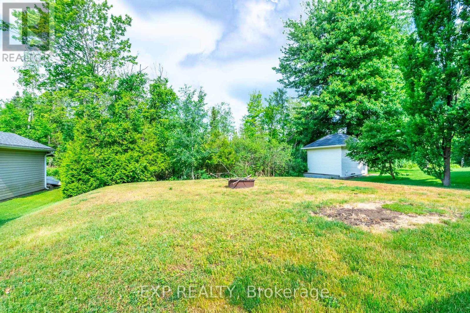 15 Park Lane Crescent, Norfolk, ON - Outdoor