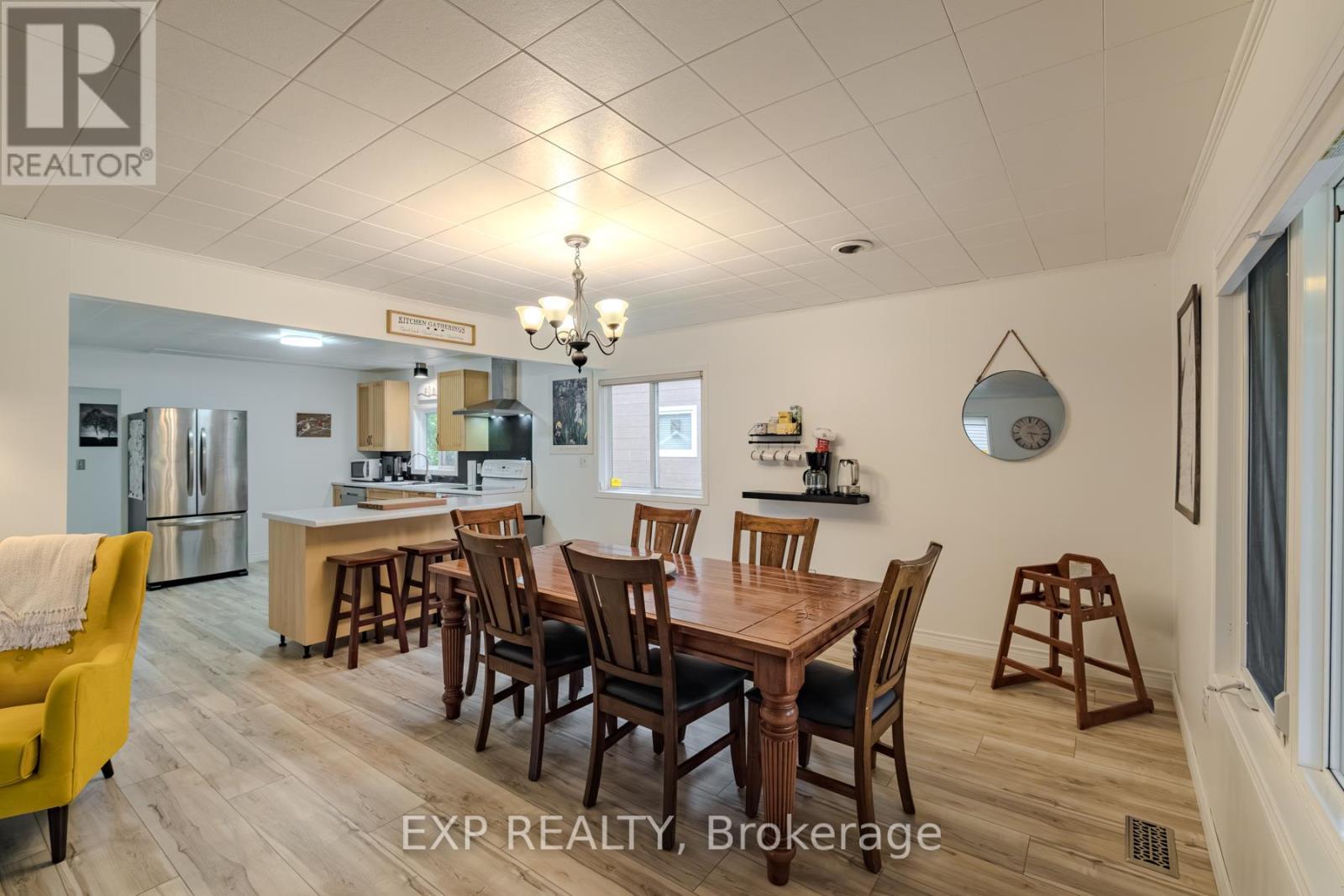 15 Park Lane Crescent, Norfolk, ON - Indoor Photo Showing Dining Room
