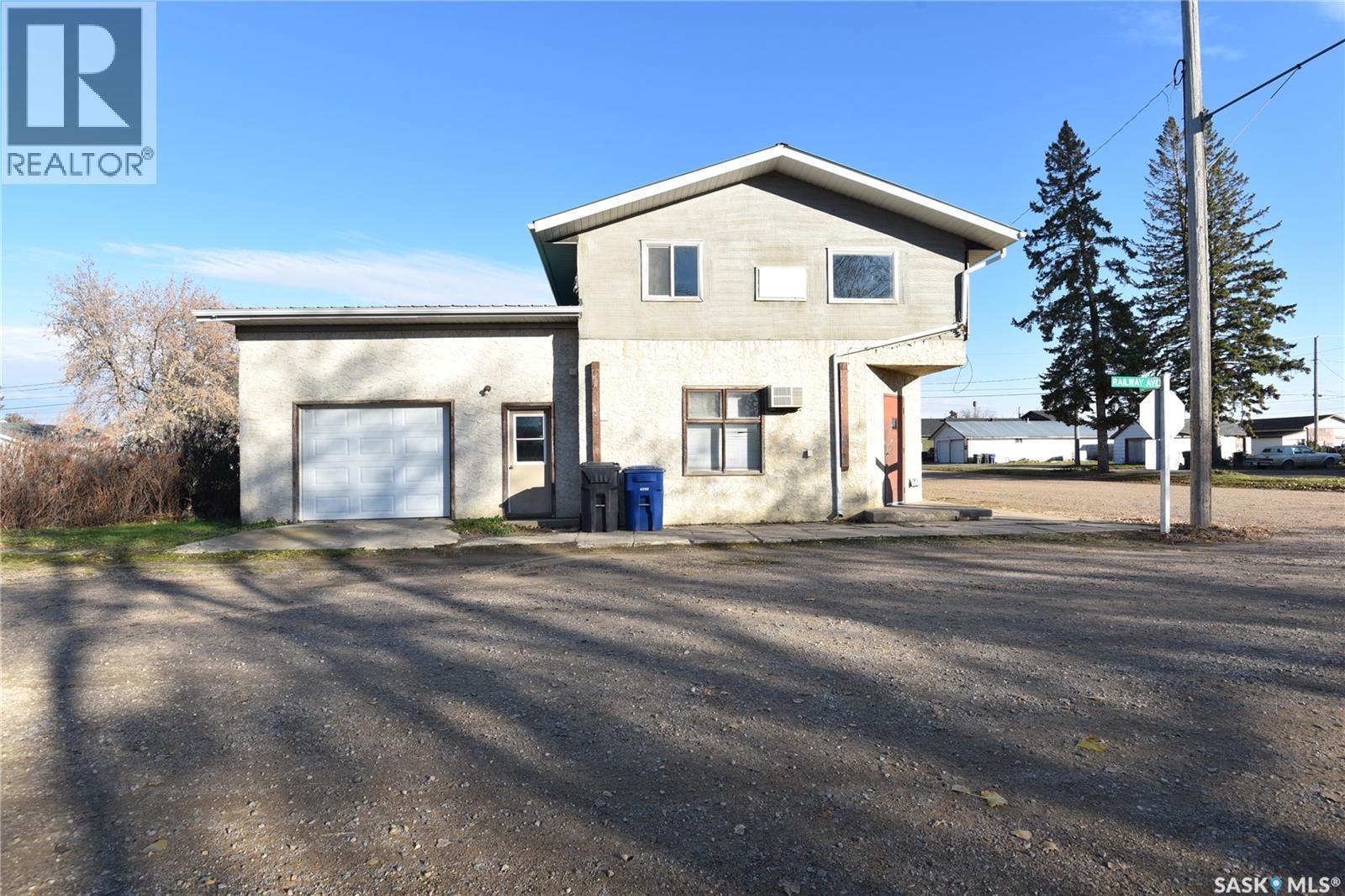 200-206 Railway Avenue, Codette, SK