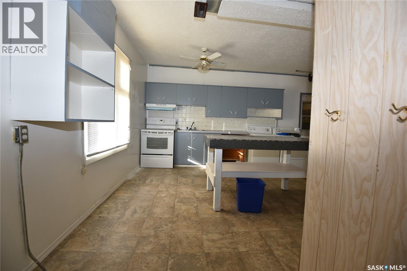 200-206 Railway Avenue, Codette, SK