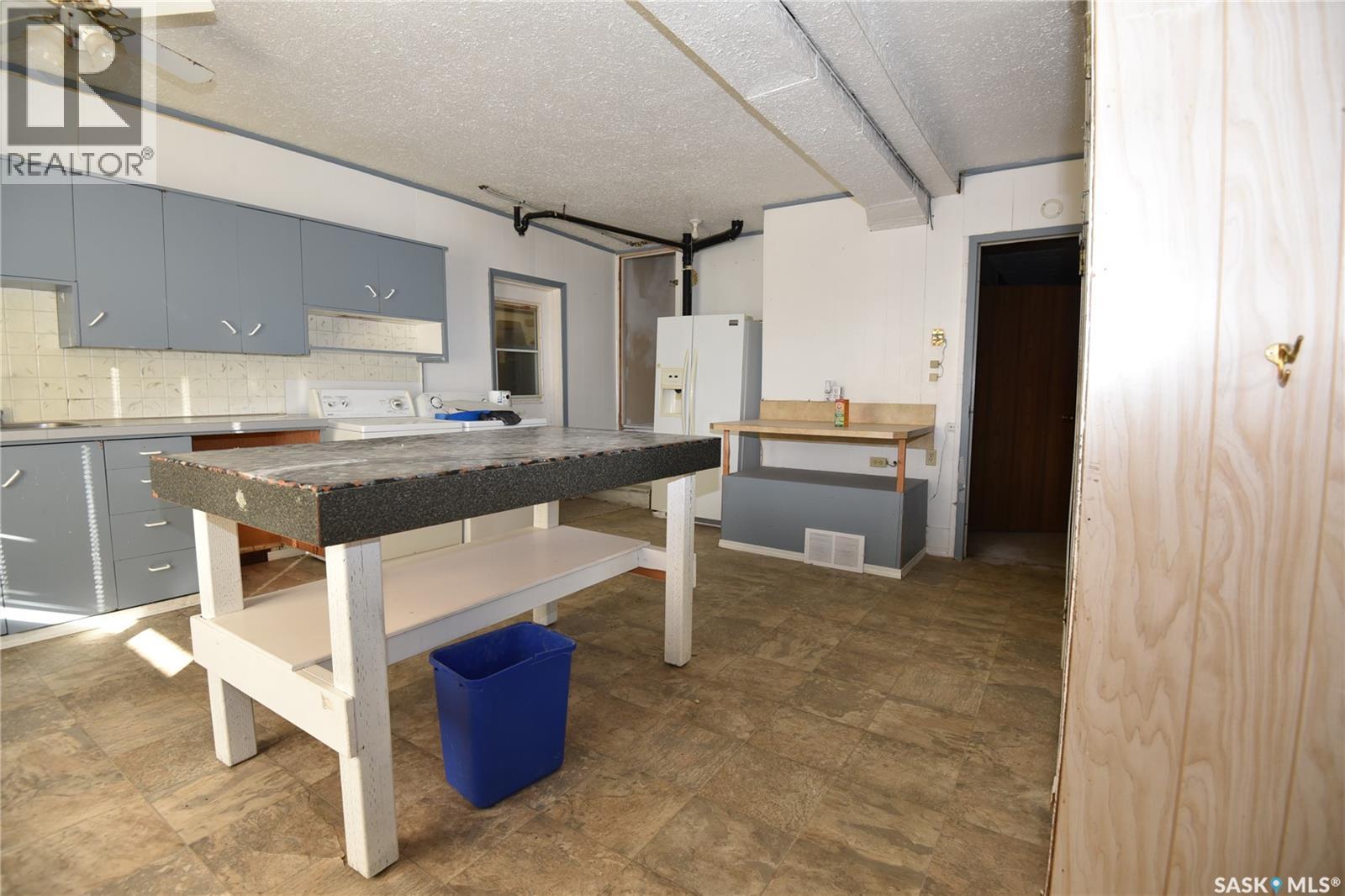 200-206 Railway Avenue, Codette, SK