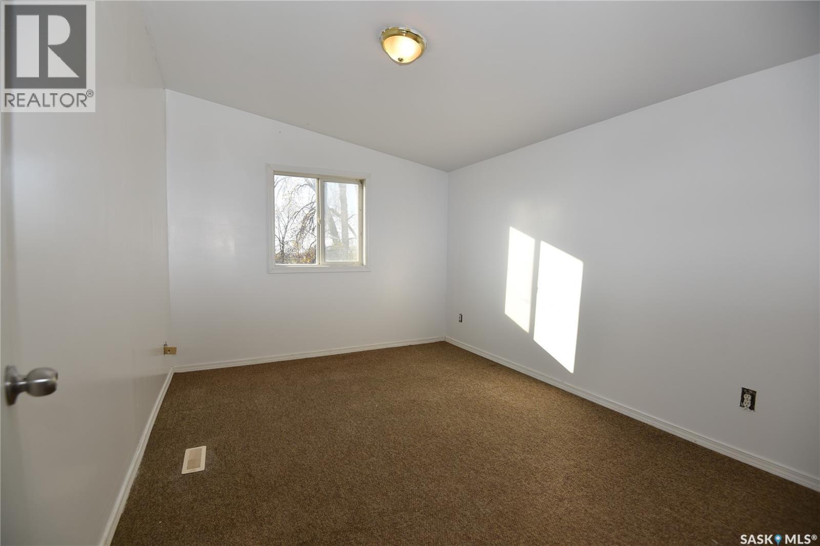 200-206 Railway Avenue, Codette, SK