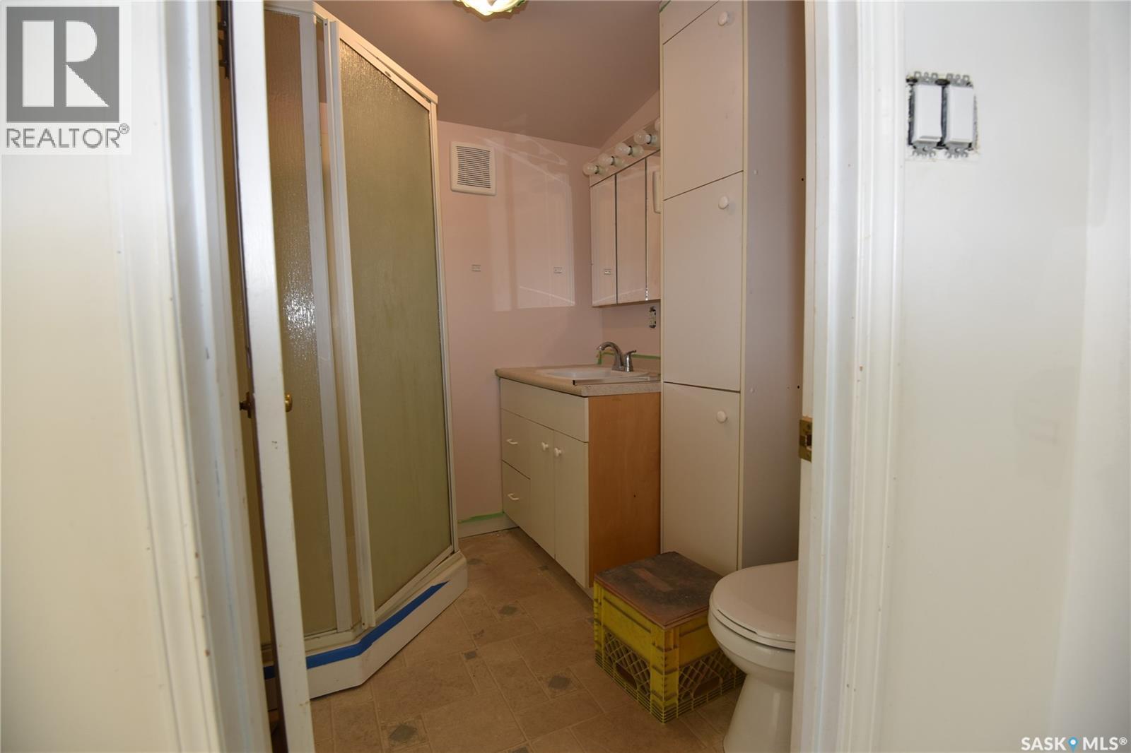 200-206 Railway Avenue, Codette, SK