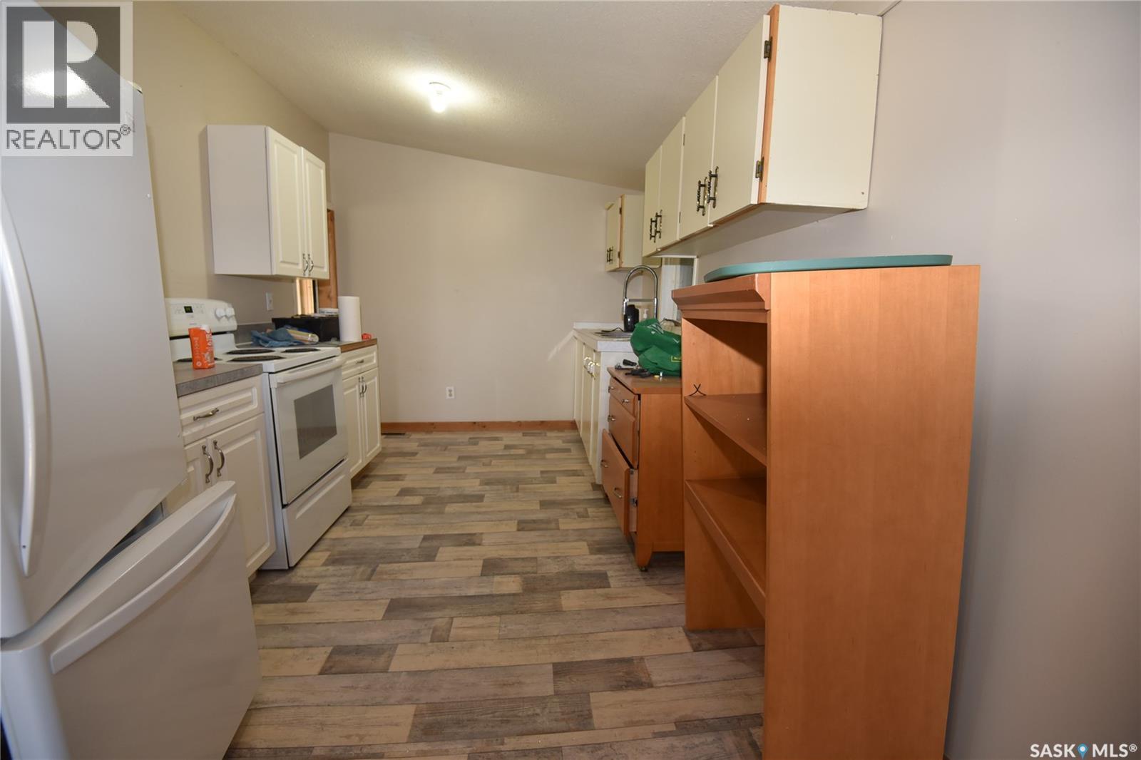 200-206 Railway Avenue, Codette, SK