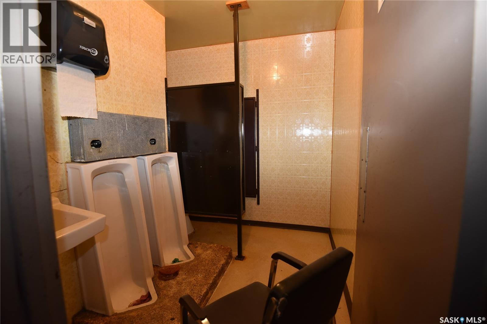 200-206 Railway Avenue, Codette, SK