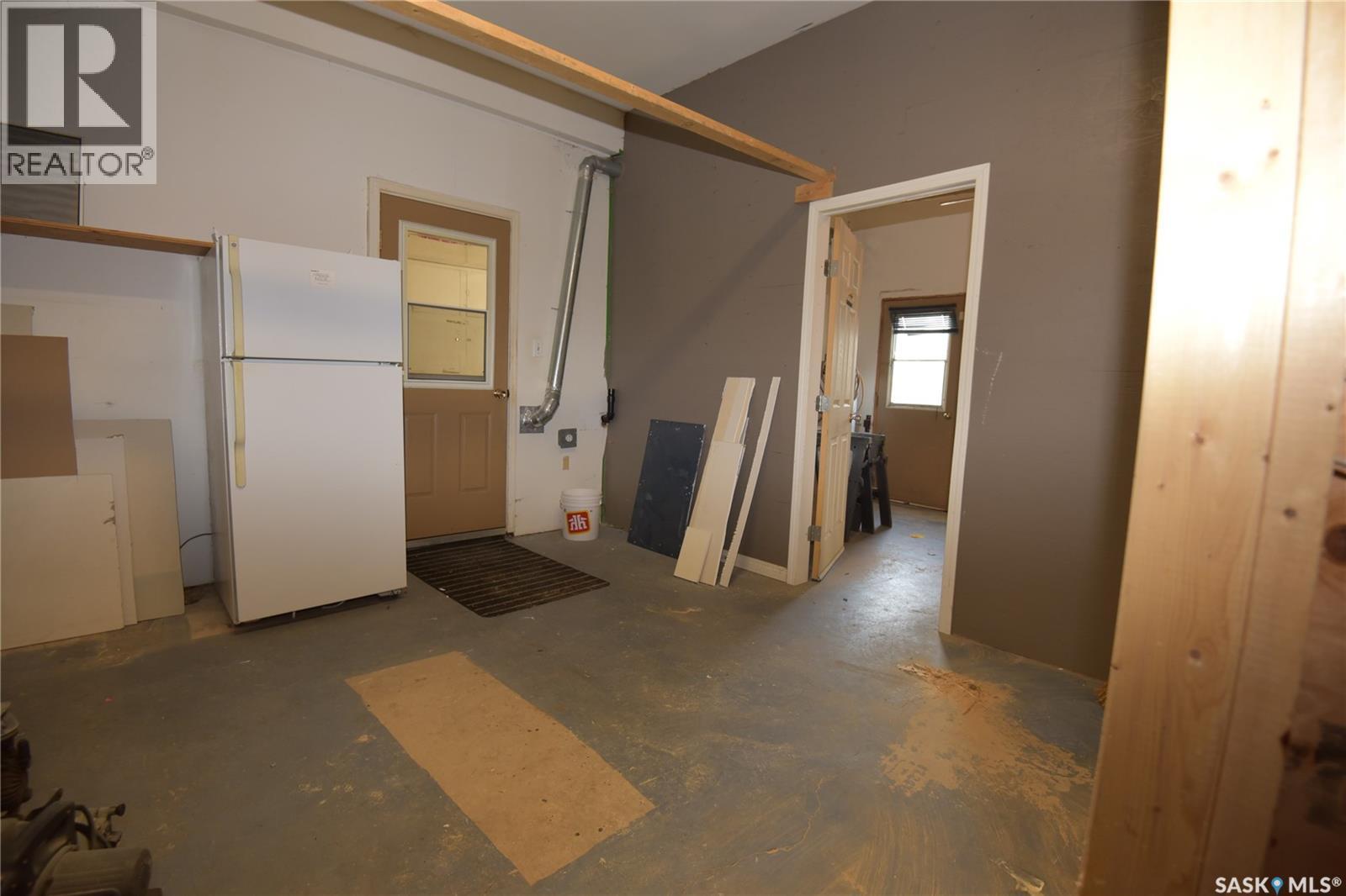 200-206 Railway Avenue, Codette, SK