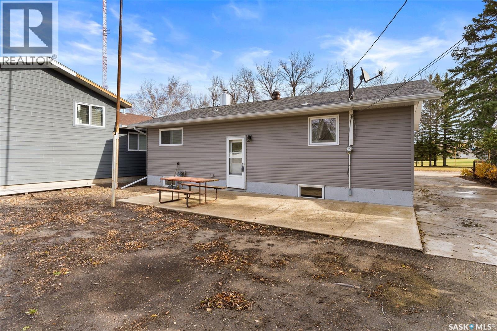 539 3Rd Street Ne, Ituna, SK - Outdoor With Exterior