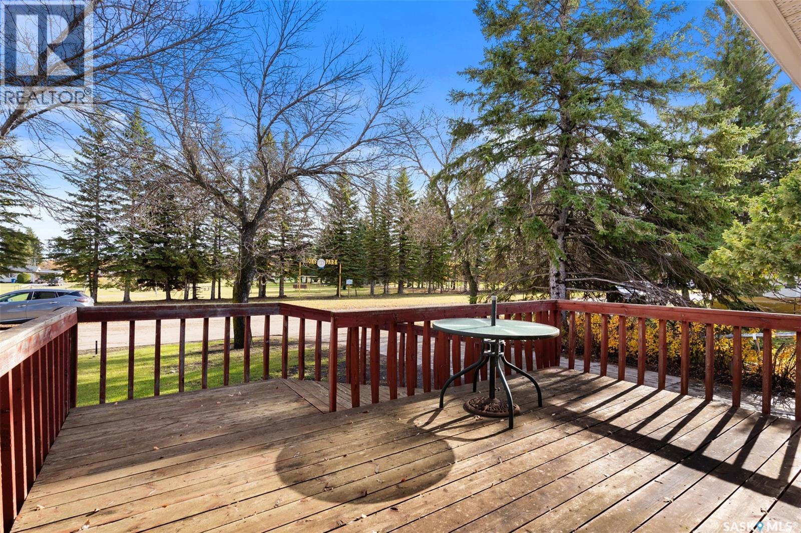 539 3Rd Street Ne, Ituna, SK - Outdoor With Deck Patio Veranda