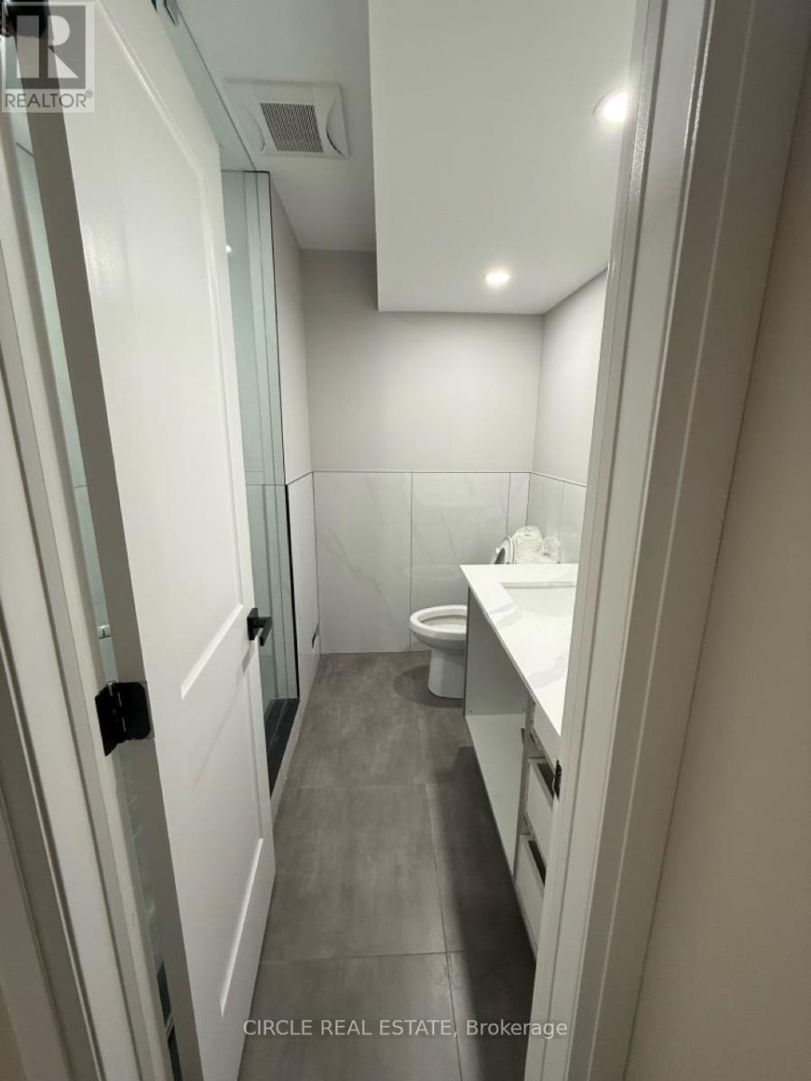 213 Danny Wheeler Boulevard, Georgina, ON - Indoor Photo Showing Bathroom