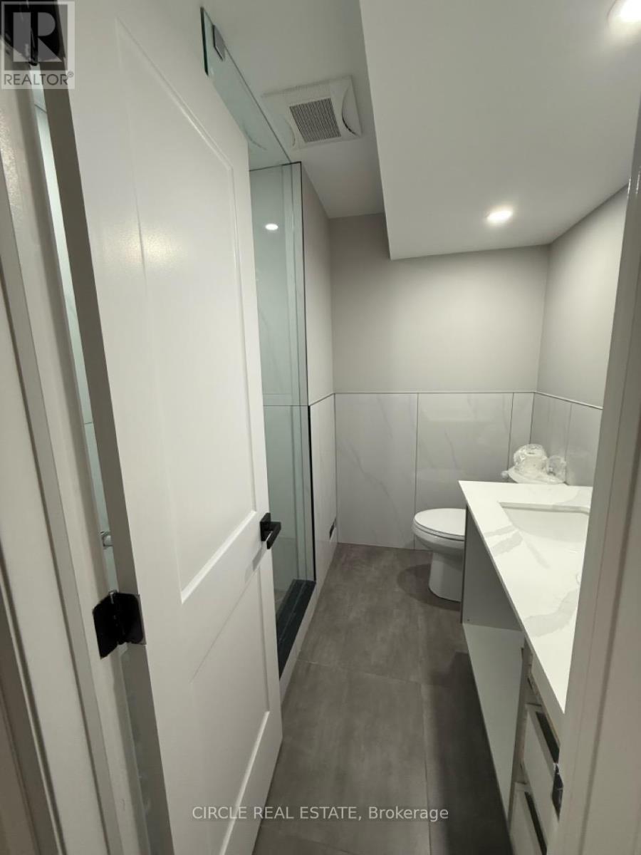 213 Danny Wheeler Boulevard, Georgina, ON - Indoor Photo Showing Bathroom