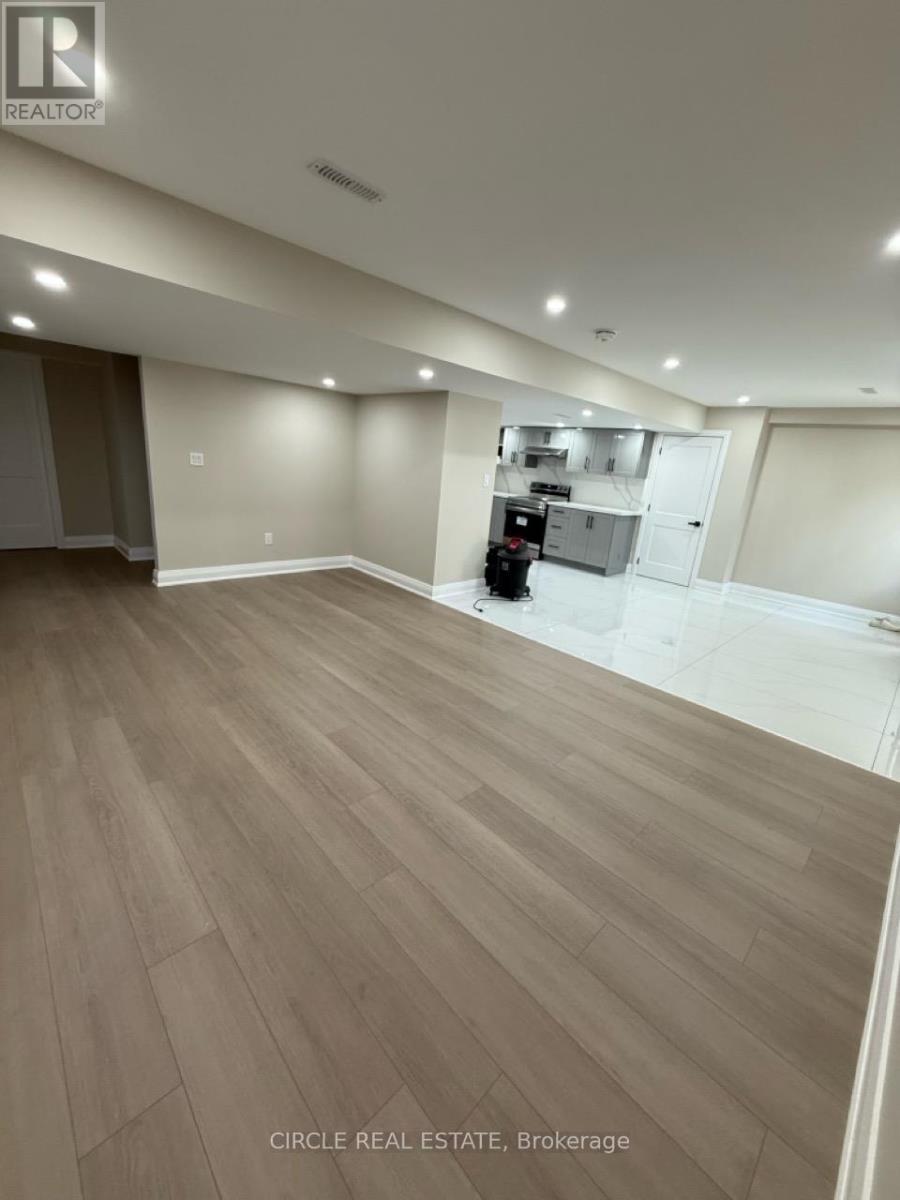 213 Danny Wheeler Boulevard, Georgina, ON - Indoor Photo Showing Other Room