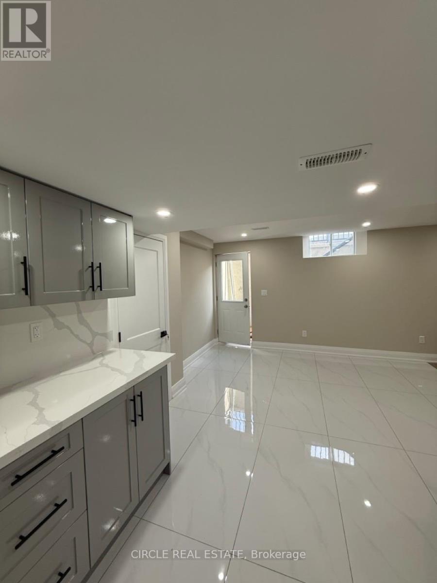 213 Danny Wheeler Boulevard, Georgina, ON - Indoor