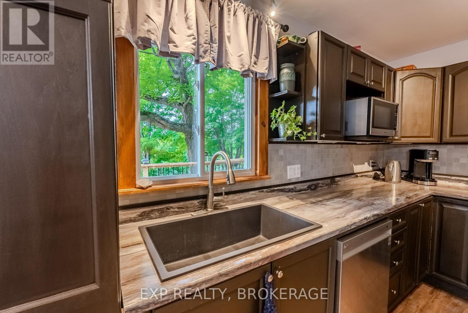 6187 Arden Road S, Frontenac (Frontenac Centre), ON - Indoor Photo Showing Kitchen