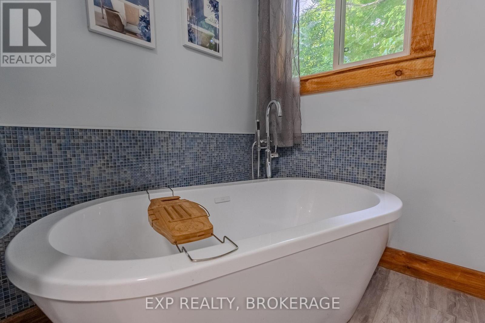 6187 Arden Road S, Frontenac (Frontenac Centre), ON - Indoor Photo Showing Bathroom