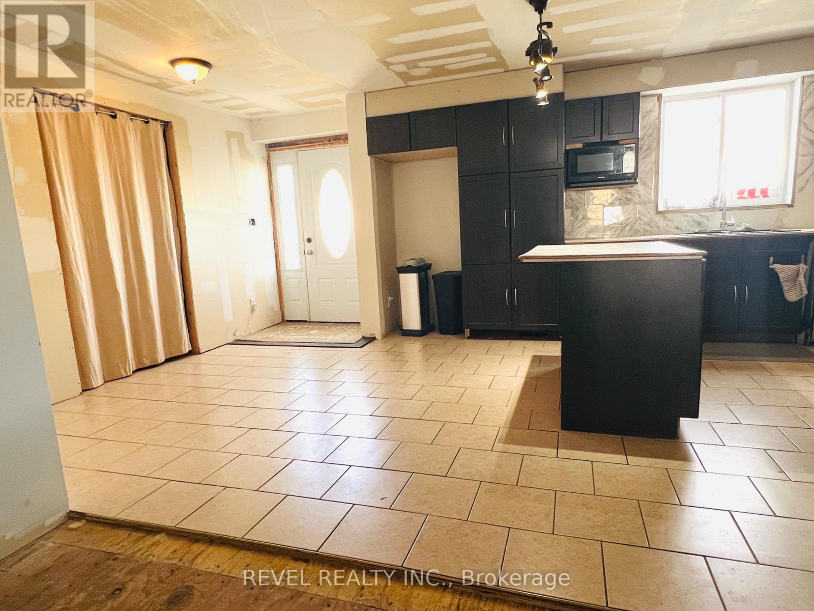 373 Commercial Avenue, Timmins (Ts - Sw), ON - Indoor Photo Showing Kitchen
