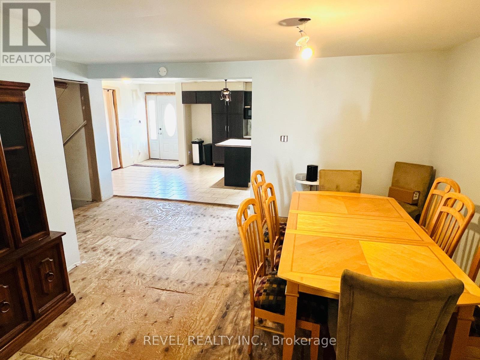 373 Commercial Avenue, Timmins (Ts - Sw), ON - Indoor Photo Showing Dining Room