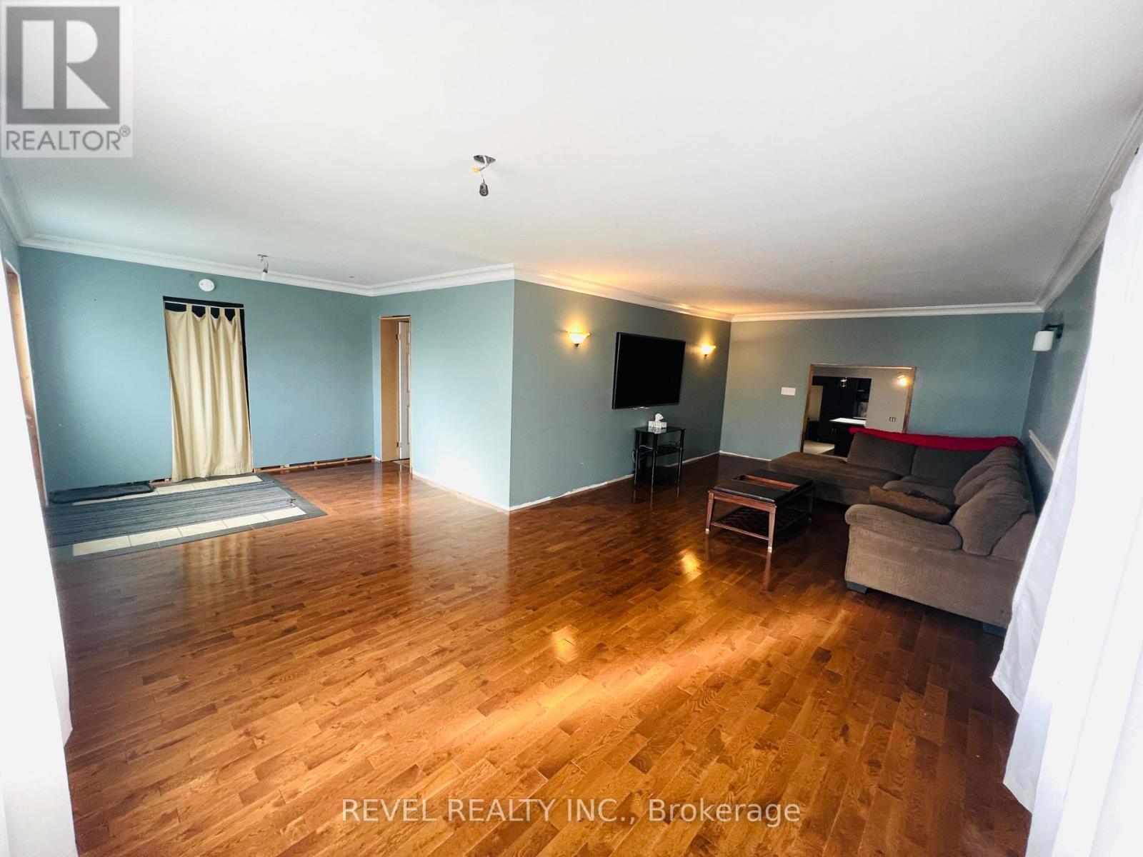 373 Commercial Avenue, Timmins (Ts - Sw), ON - Indoor