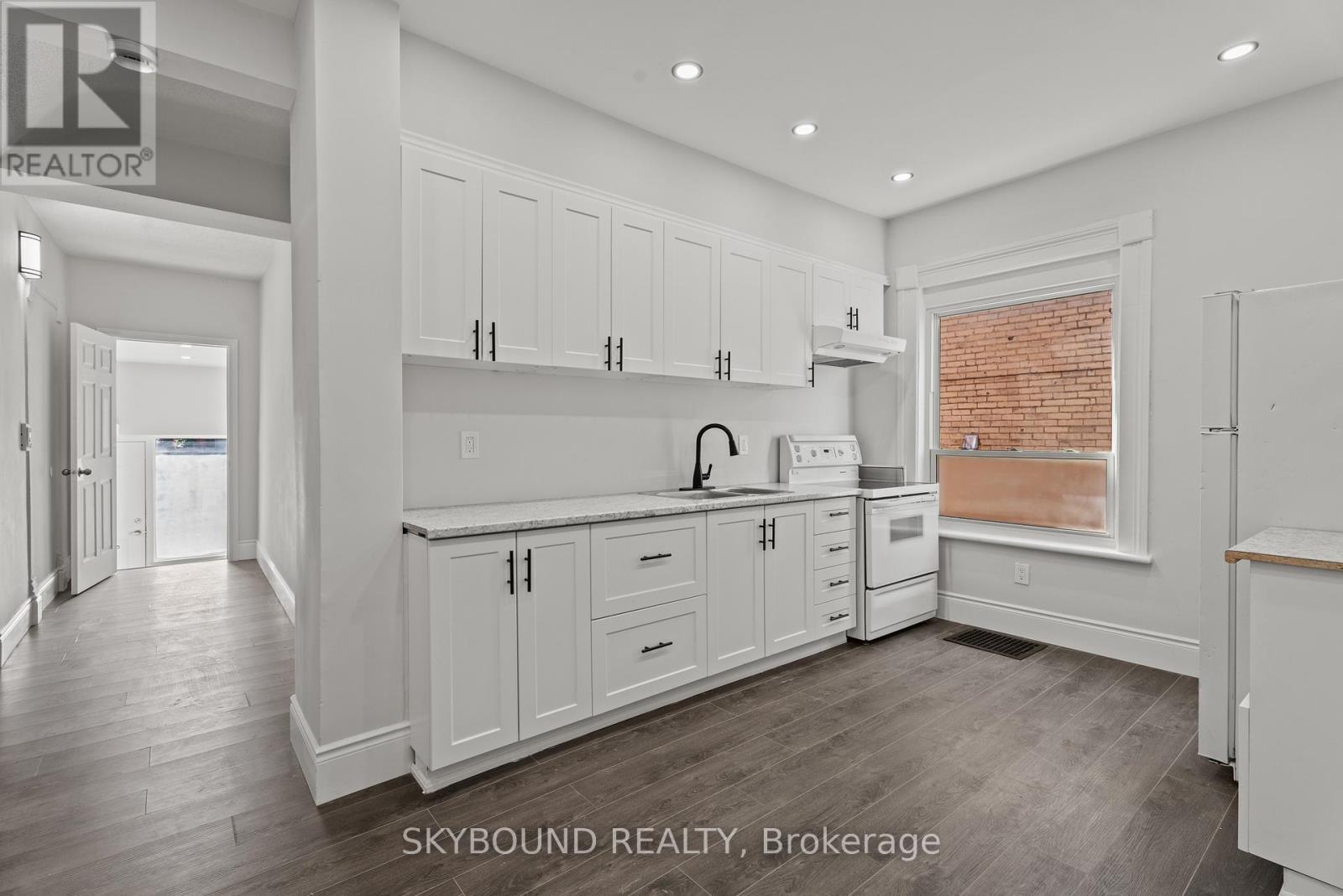 65 Colborne Street W, Brantford, ON