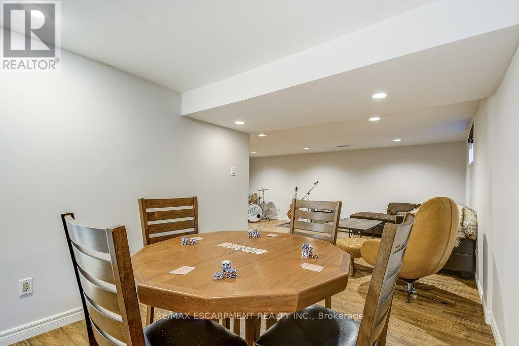 420 Concession 8 Road E, Hamilton, ON - Indoor Photo Showing Dining Room