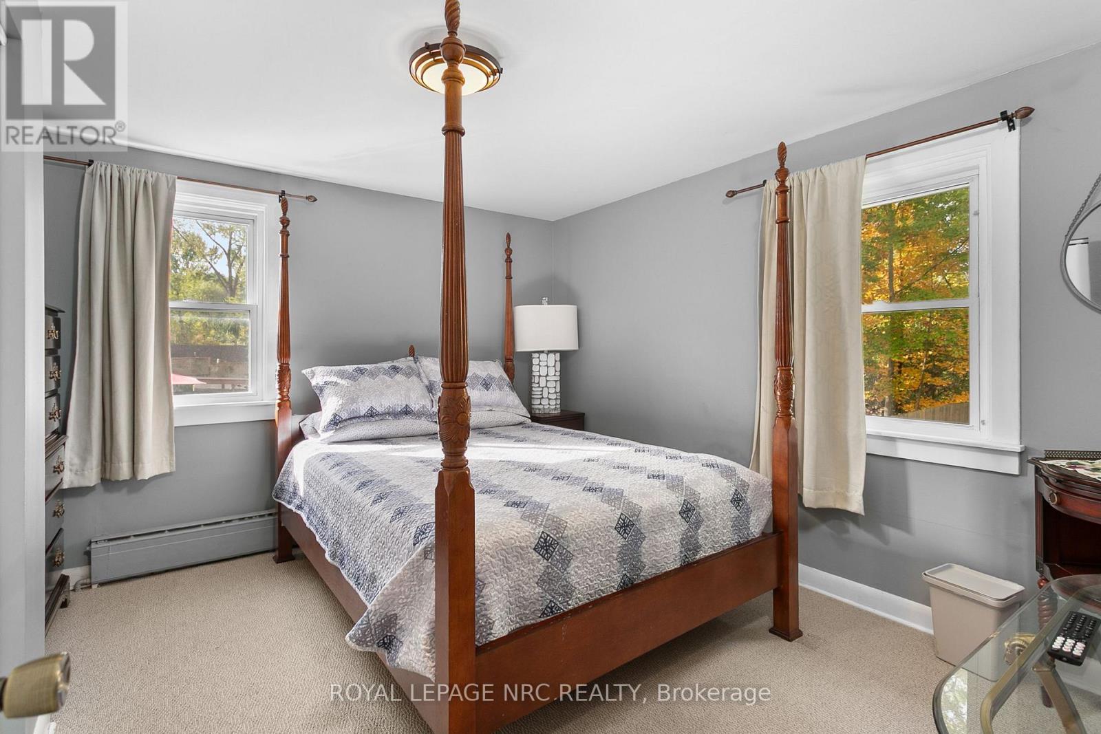 327 Maple Leaf Avenue N, Fort Erie (Ridgeway), ON - Indoor Photo Showing Bedroom