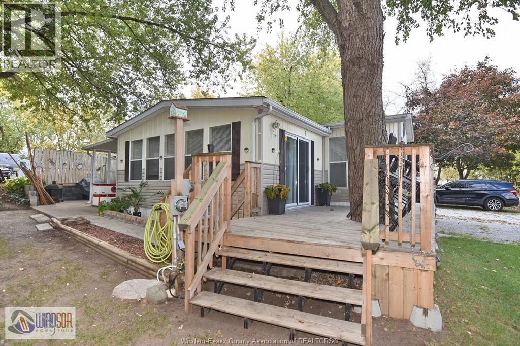 3 Maple Street, Leamington, ON - Outdoor With Deck Patio Veranda