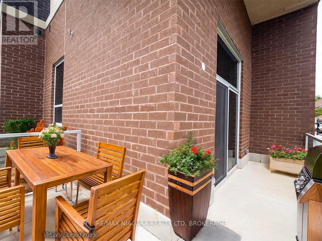 101 - 118 West Street, Port Colborne (Sugarloaf), ON - Outdoor With Exterior