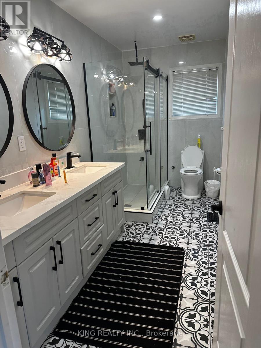 36 Creekwood Drive, Brampton, ON - Indoor Photo Showing Bathroom