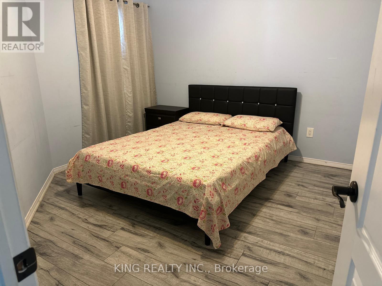 36 Creekwood Drive, Brampton, ON - Indoor Photo Showing Bedroom