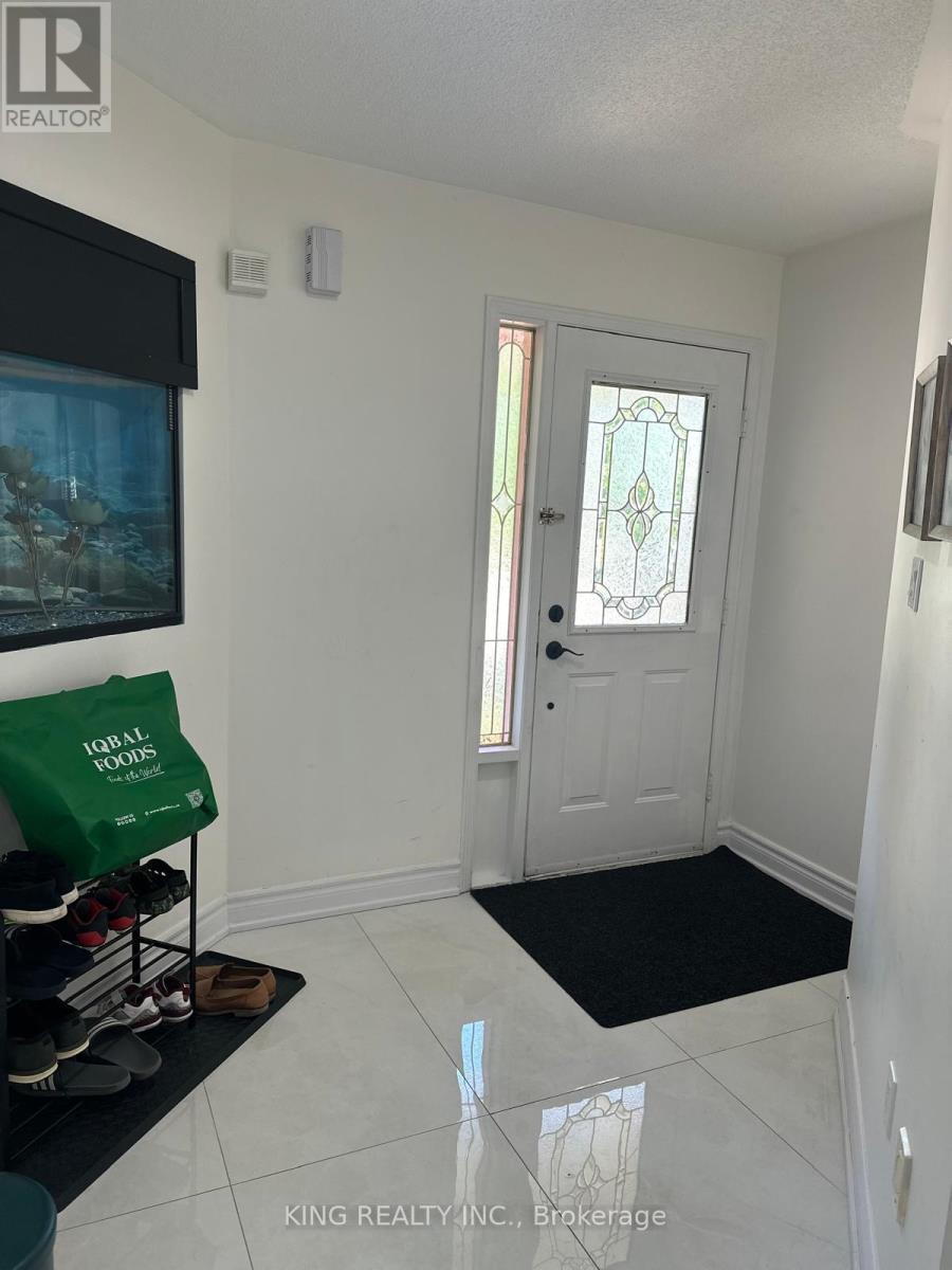 36 Creekwood Drive, Brampton, ON - Indoor Photo Showing Other Room