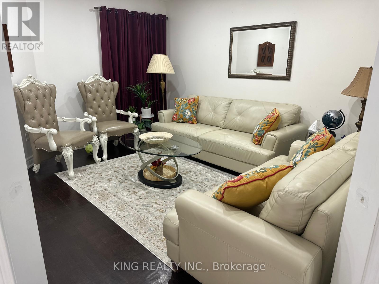 36 Creekwood Drive, Brampton, ON - Indoor Photo Showing Living Room