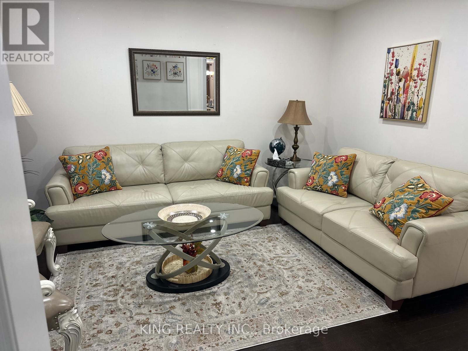 36 Creekwood Drive, Brampton, ON - Indoor Photo Showing Living Room