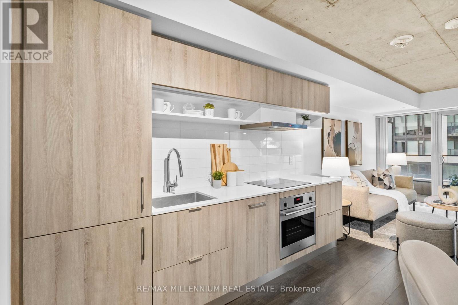 802 - 5 Soudan Avenue, Toronto, ON - Indoor Photo Showing Kitchen With Upgraded Kitchen