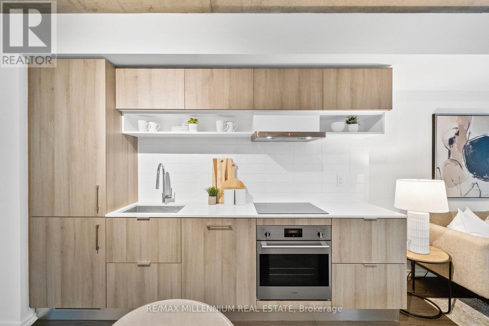 802 - 5 Soudan Avenue, Toronto, ON - Indoor Photo Showing Kitchen