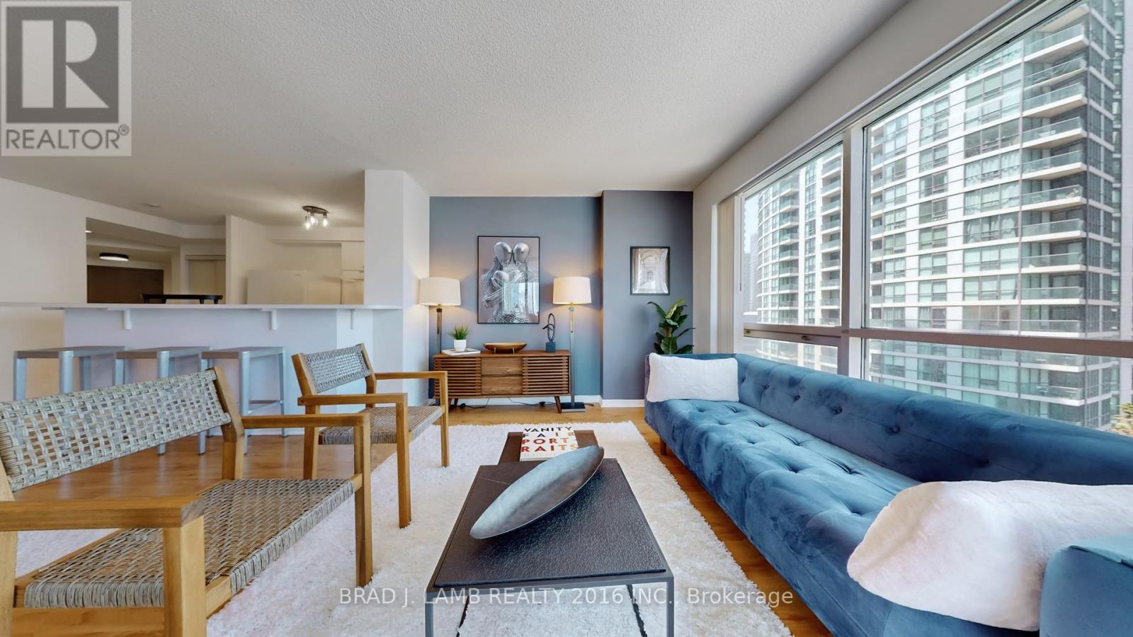 907 - 10 Yonge Street, Toronto, ON - Indoor Photo Showing Living Room
