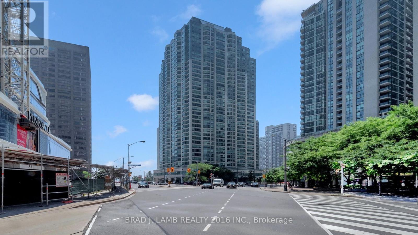 907 - 10 Yonge Street, Toronto, ON - Outdoor With Facade