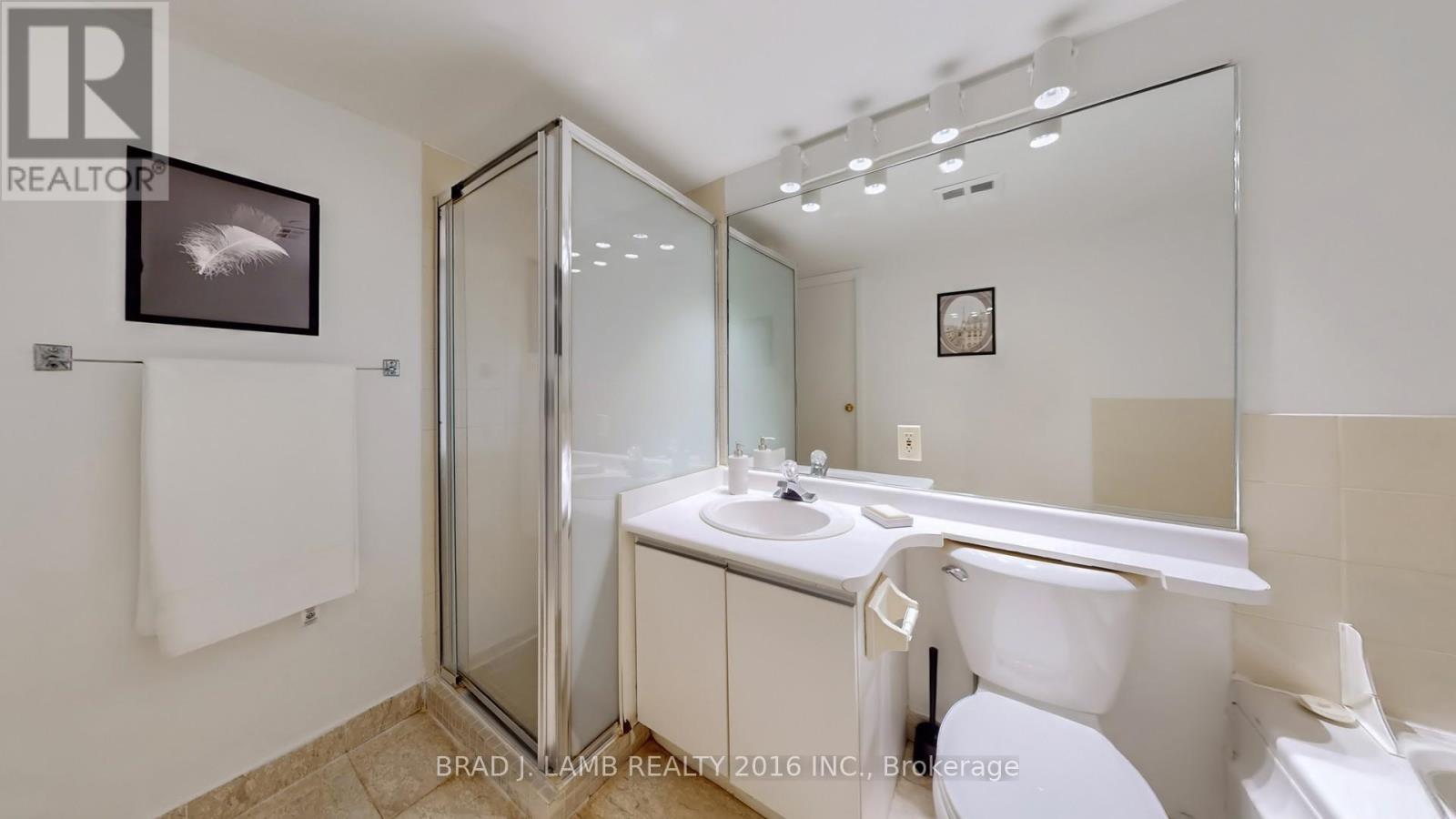 907 - 10 Yonge Street, Toronto, ON - Indoor Photo Showing Bathroom